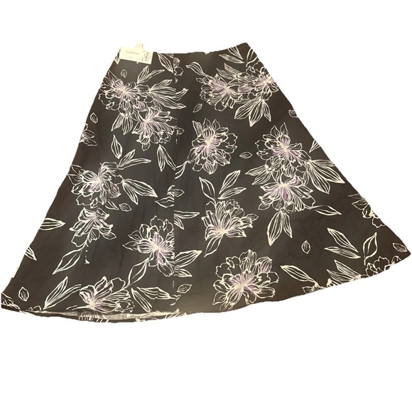 croft & barrow Dresses & Skirts - NWT Croft & Barrow Black Floral Rayon A‑Line Skirt‎ Women's Size 8 Midi Print